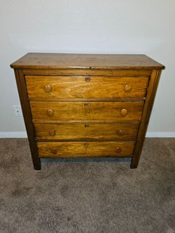 Silver pine chest of drawers