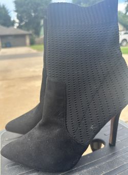 CATHERINE MALANDRINO Dnonito Pointed Toe Black Knit Heeled Booties Sz 7.5 Boots.