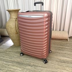 Spin Tech 6 Large Check-in Spinner Luggage 