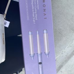 MONAT CURLING WAND BRAND NEW NEVER USED 