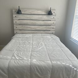 New Ashley Furniture Queen-size bed base 