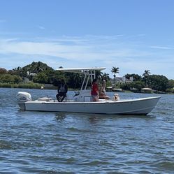 22.6 Center Consol Sabalo 