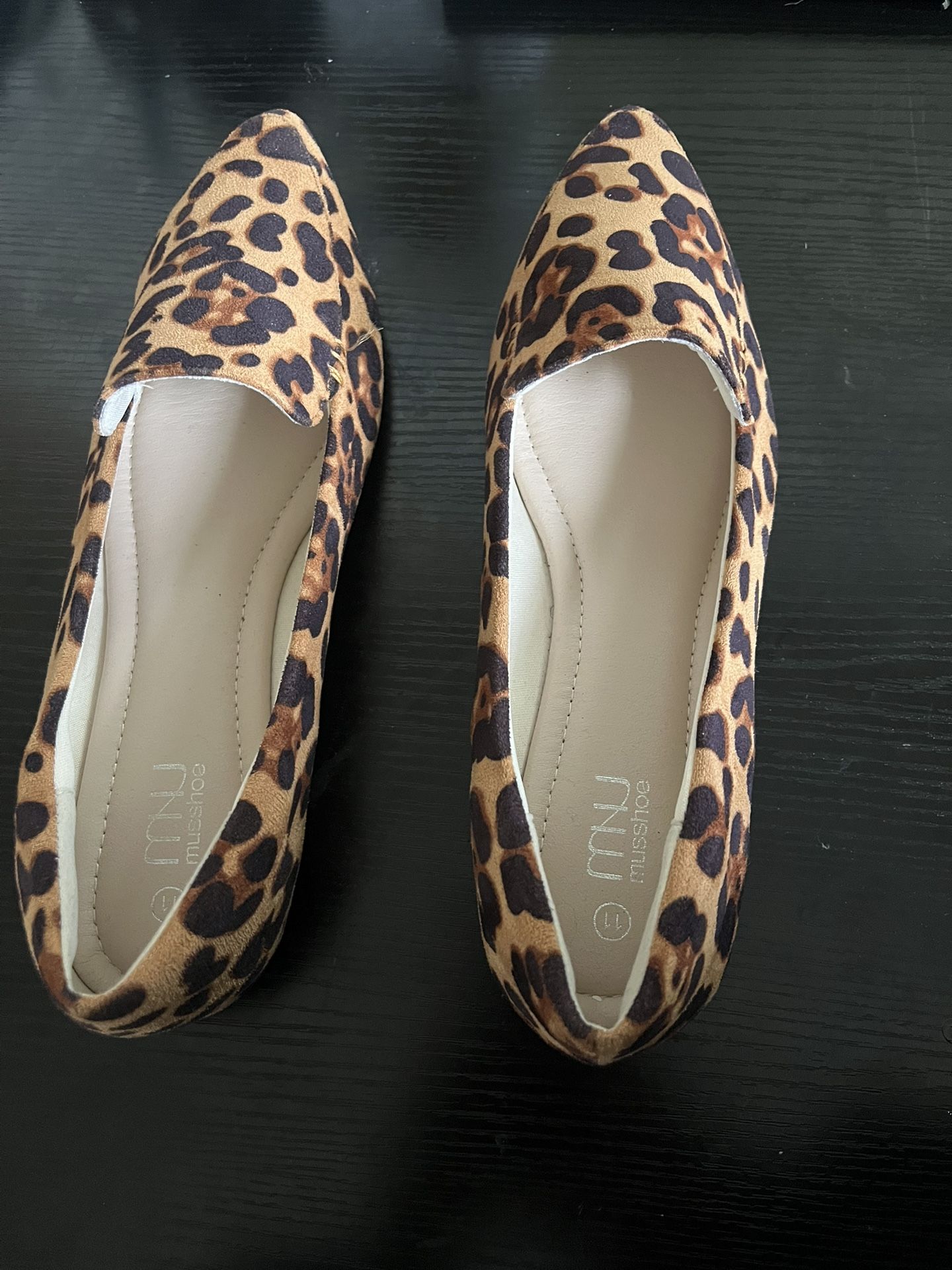 Women’s Flat, Pointed Toe