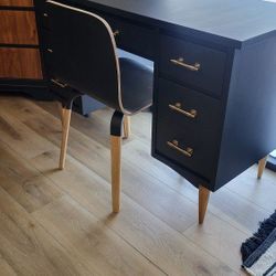 Bassett Mid-century Modern Desk And Chair