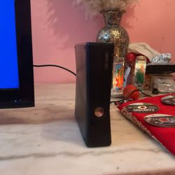 X Box 360 - 100% Good Comes With Games ( NO CONTROLLERS ) 