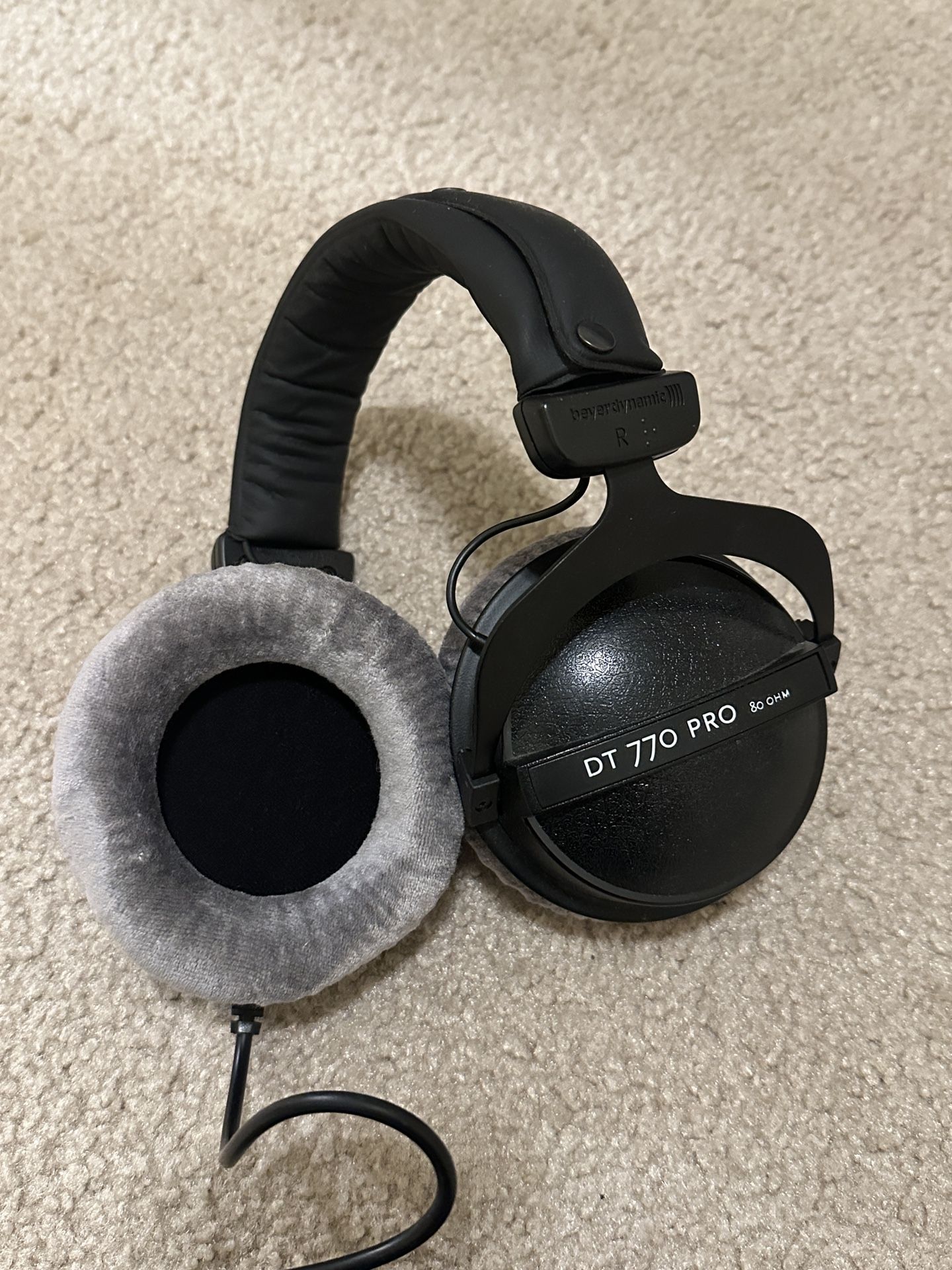 Beyerdynamic DT 770 Pro-80 Ohm Studio Headphone