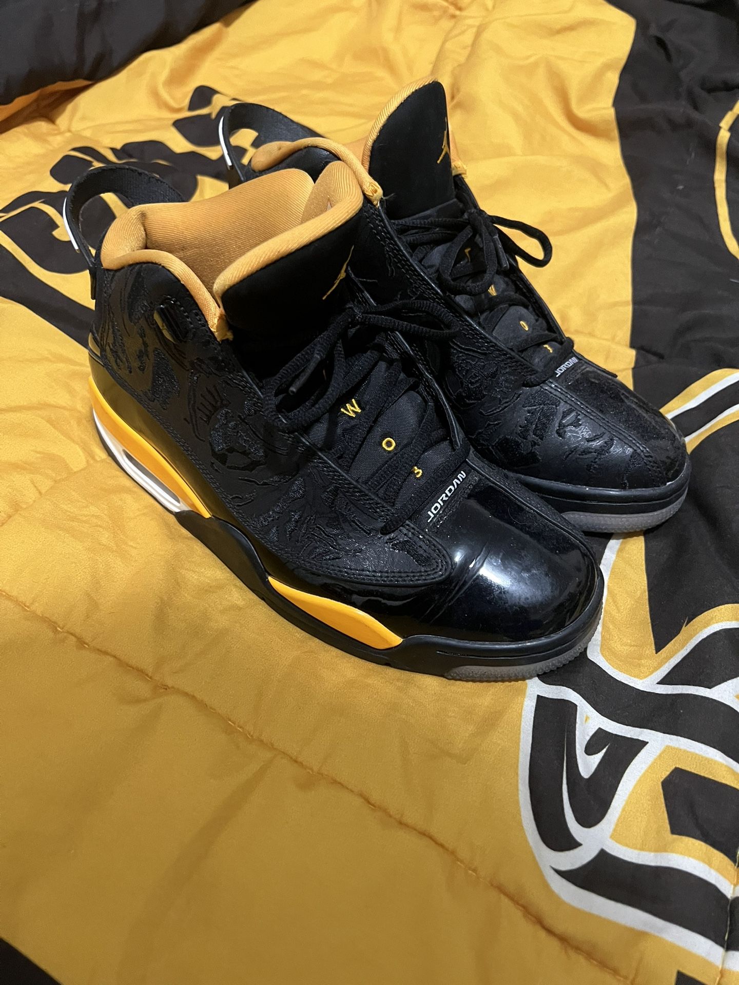 Jordan Dub Zero University Gold