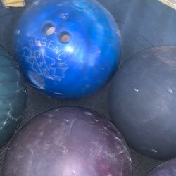 bowling balls 🎳 
