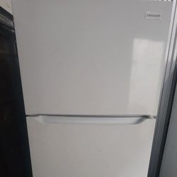  Frigidaire, Energy Star 18.3 cu. ft Garage Ready top freezer