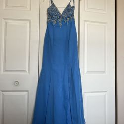 It’s Very Nice Evening Dress In Size 6 The Color Is Blue 