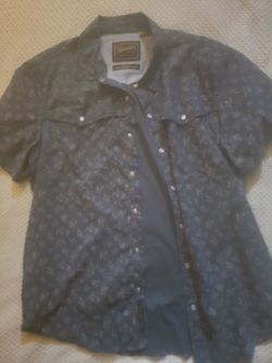 Howler button down short sleeve large