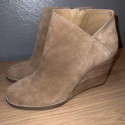 Like New Suede Ankle Boots, Lucky Brand Yakeena Wedge Bootie size 9.