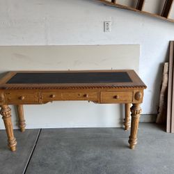 Buffet table/Side Board