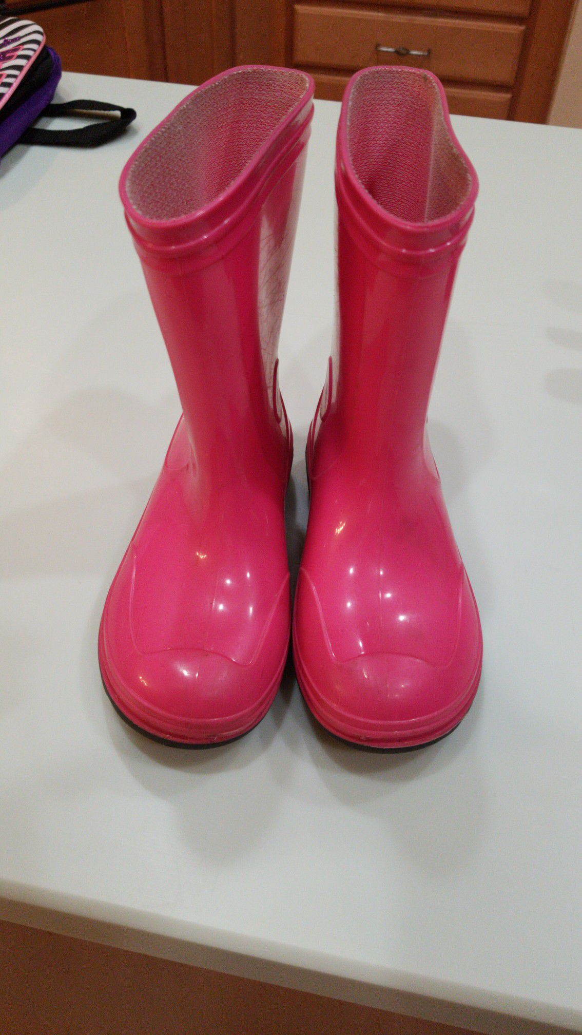 Girl's rain boots size 10