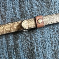 Title: Brown Coach Signature Canvas Dog Leash – 4ft  Description: Designer Coach dog leash in signature brown canvas with leather trim and silver-tone