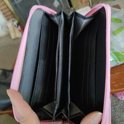 HELLO KITTY ( ZIPPER )WALLET.     PICK ⛏️ UP  ONLY