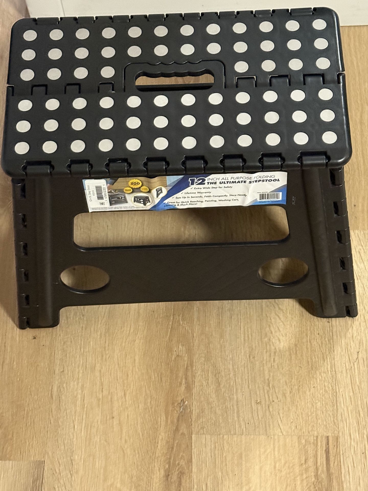 Foldable Step Stool- BRAND NEW