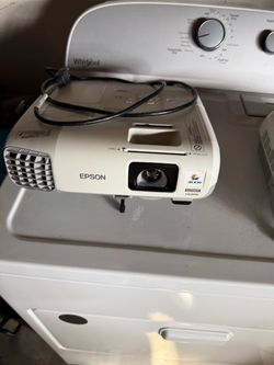 EPSON WXGA 3LCD projector