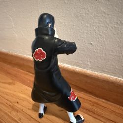 Itachi Statue 