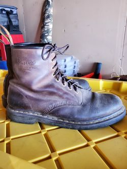 Mens Size 11 Dr Martens