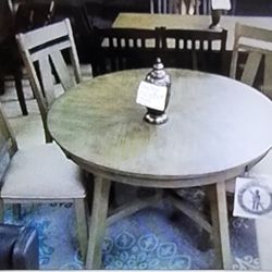 New 5 Pcs Dining Table Set Sample Floor Only $559