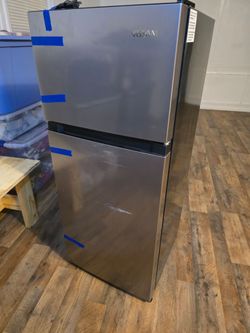 Used 5 ft fridge