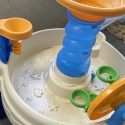 Little Tikes Kids Watertable 