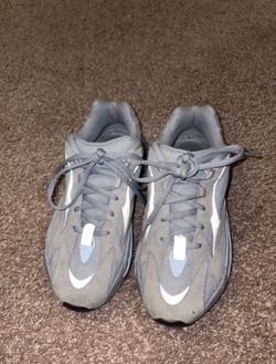 Men Size 7 - adidas Yeezy Boost 700 V2 Hospital Blue