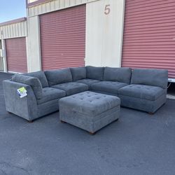 Thomasville Tisdale Modular Sectional 6-piece Dark Gray with Storage Ottoman