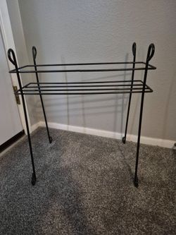 Black Metal Wire Rack Stand