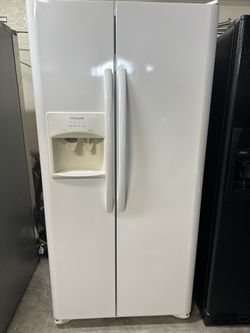 Refrigerador Frigidaire 33 Wide 