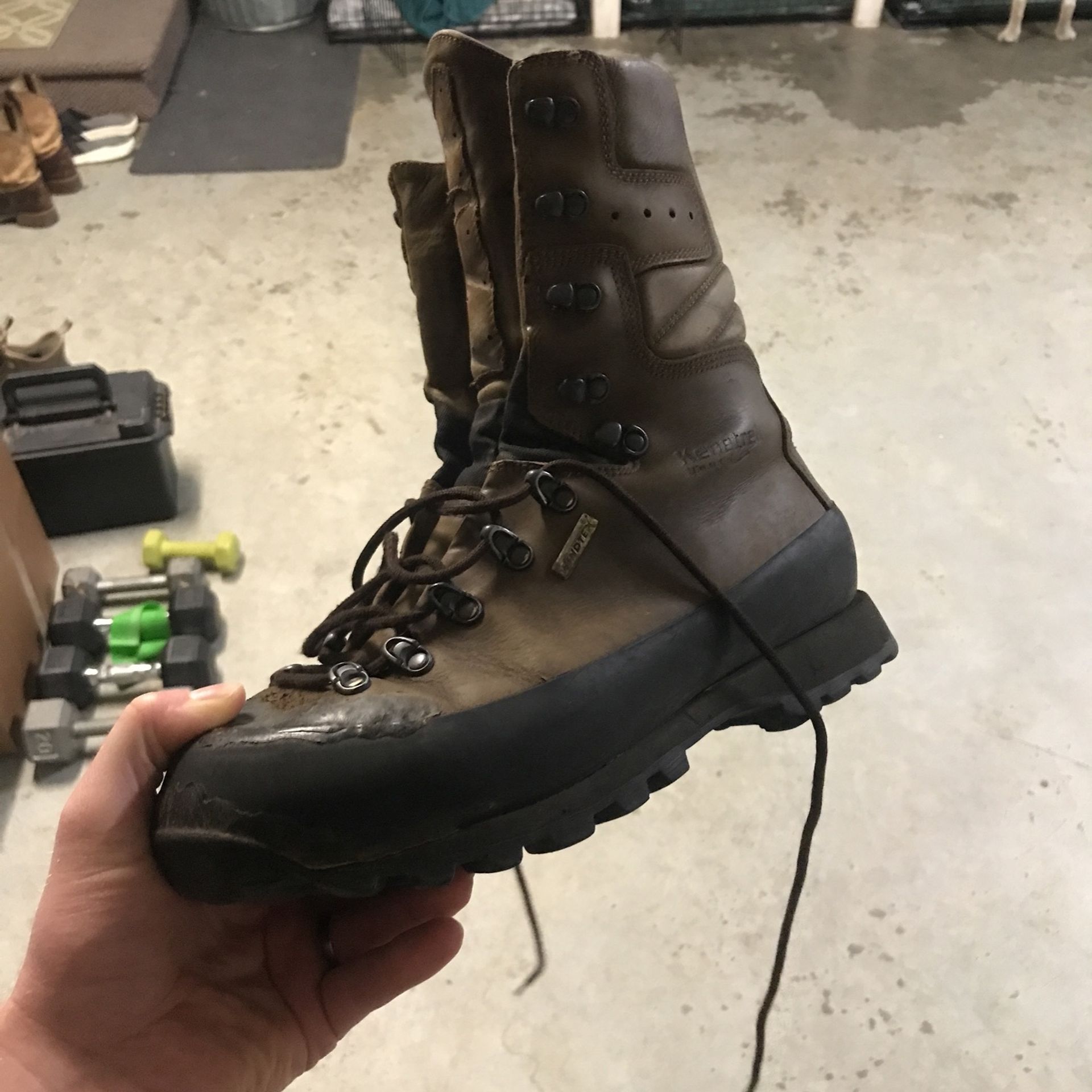 Size 11M Mens Kenetrek Boots