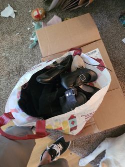 Woman's  51/2  6 Brand Name Shoes 