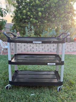 Rubbermaid Cart