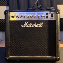 Marshall MG15 DFX