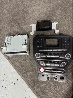 2015 Mustang Radio