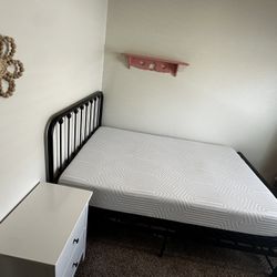 Full Size Bed