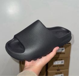 Adidas Yeezy Slide Onyx - Multiple Sizes