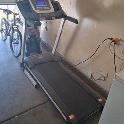 Sunny Health & Fitness SF-T7515 Smart Treadmill