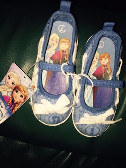 Brand new frozen shoe size 7