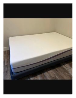 Purple Mattress, Queen, Like New, Perfect Condition