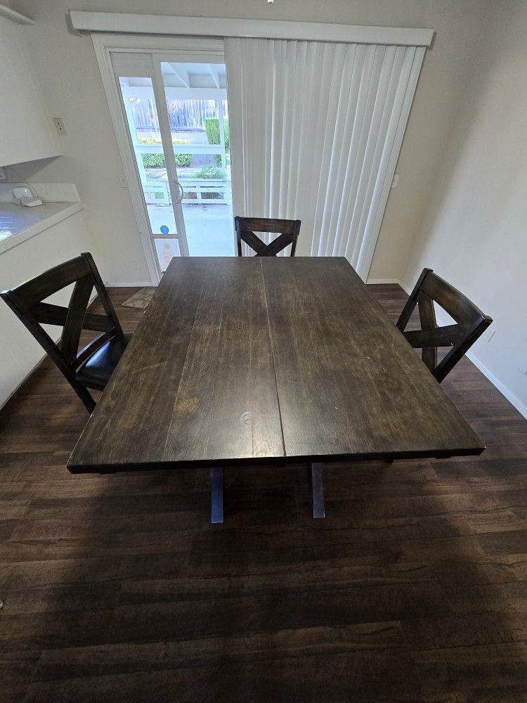 Table & Chairs Set