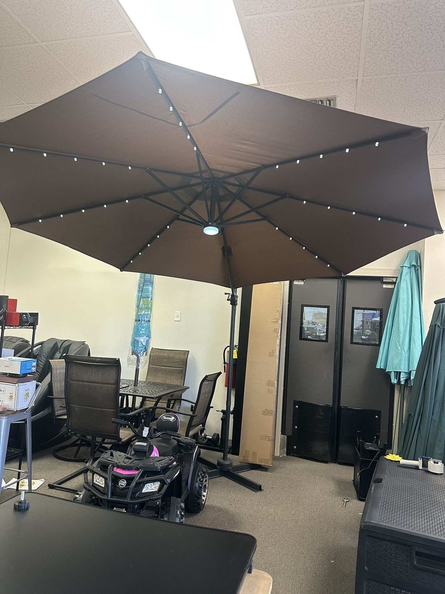 10 Ft Patio Offset Cantilever Umbrella 360°Rotation Garden Hanging Umbrella with Cross Base