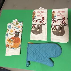 Kitchen Towels Plus Oven MIT