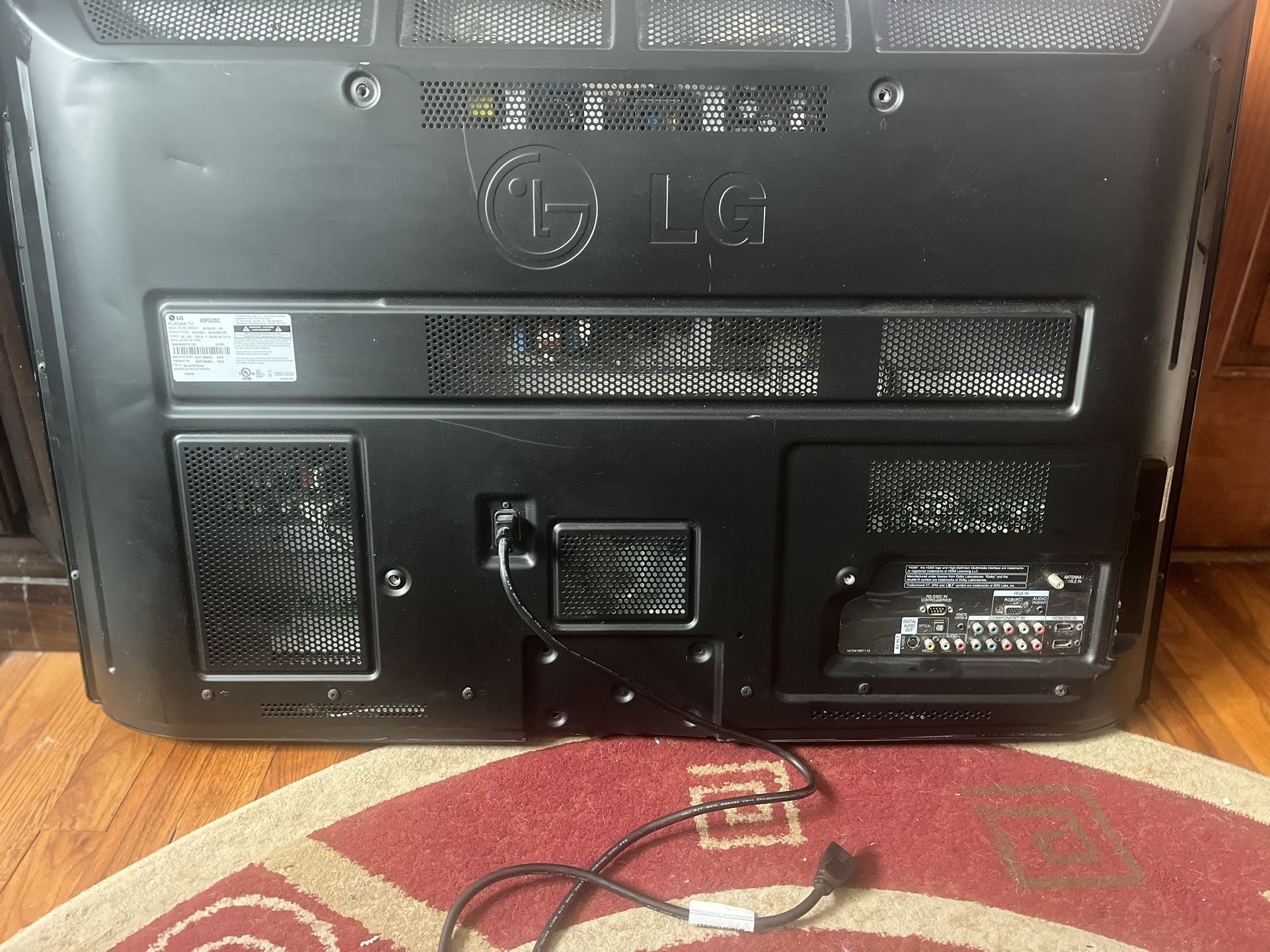 LG Plasma TV 40 Inch ( Moving Sale Need Gone As Soon As Possible)