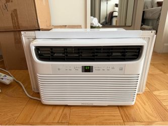 Frigidaire Air Conditioner - lightly used