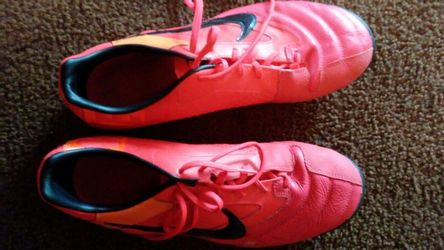 Size 11 US indoor soccer cleats