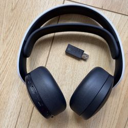 Sony PS5 Pulse 3D Wireless Headset with USB Adapter