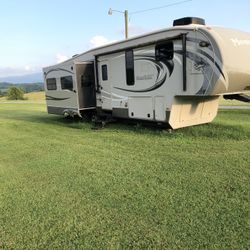 2012 Keystone Montana High Country