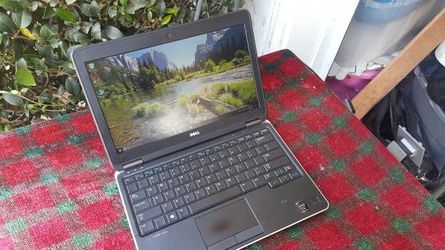 13" dell laptop-i7(4600cpu)2.7ghz,8gigs,120ssd,webcam,hdmi,bluetooth,- (Windows 10-office 2013)